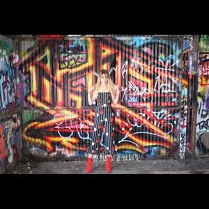 Adorable pantsuit!!!